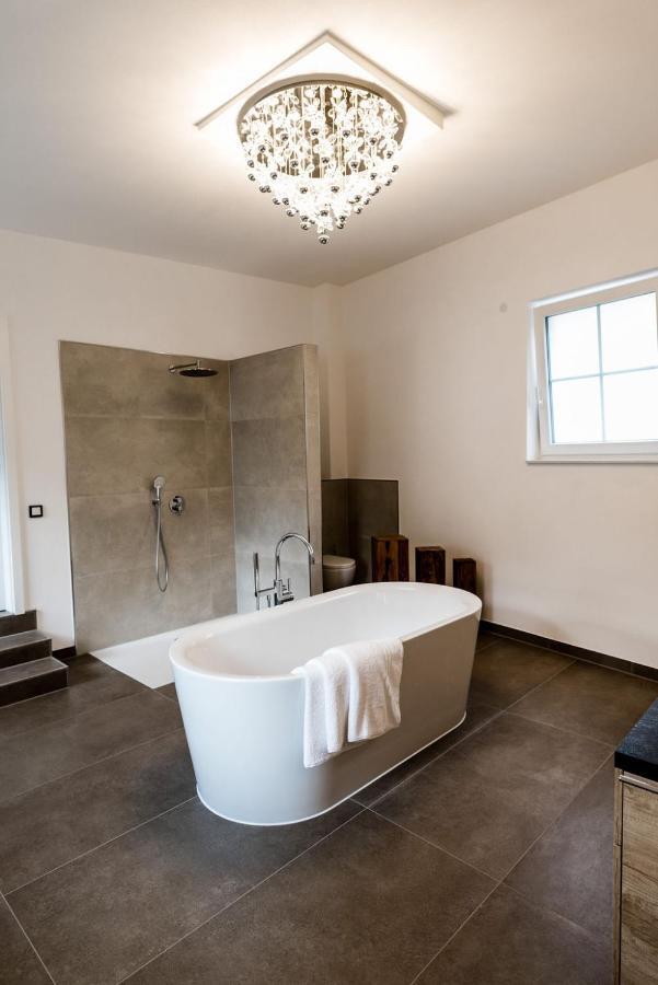 Rosenchalet Leinach Екстериор снимка