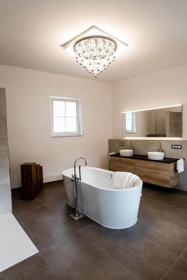 Rosenchalet Leinach Екстериор снимка